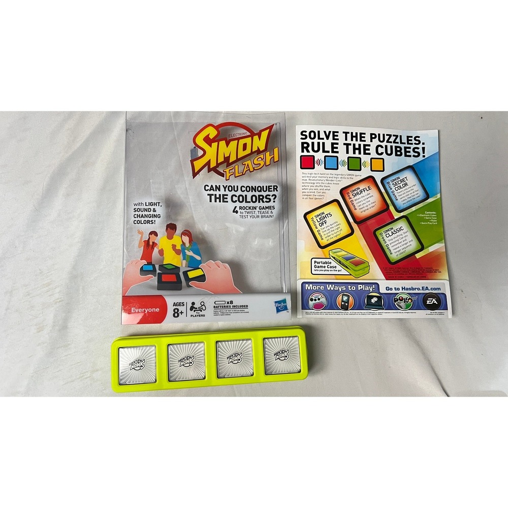 Hasbro Simon Flash Electronic Memory Game 4 Light Up Cubes & Case 2011 4 Games